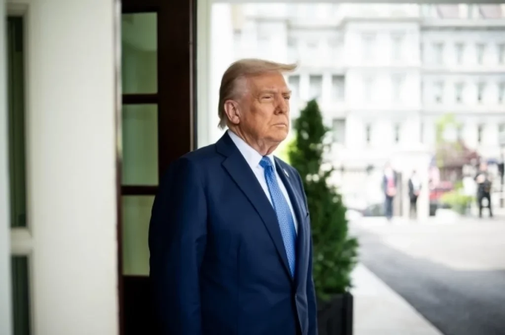 Трамп-заявил,-что-ЕС-присоединится-к-торговым-переговорам-с-США-23-июля