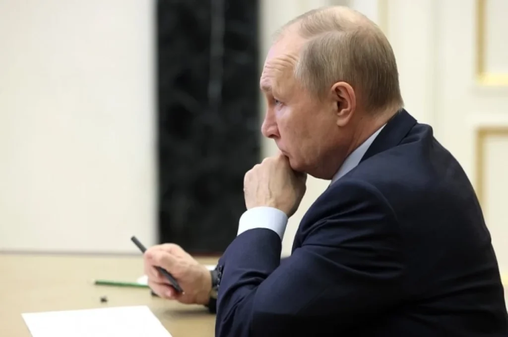 Путин-по-видеосвязи-проверил-ход-учений-ВМФ-РФ