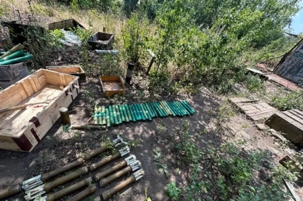 В частном доме на территории ЛНР обнаружили крупный схрон боеприпасов