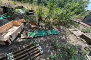 В-частном-доме-на-территории-ЛНР-обнаружили-крупный-схрон-боеприпасов