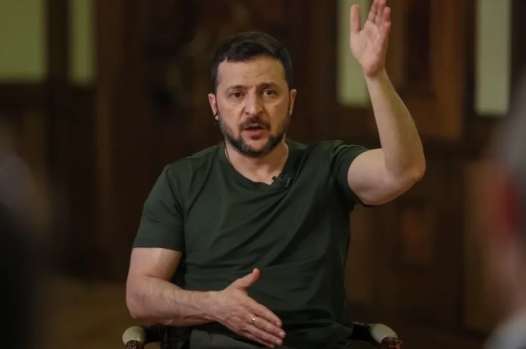 Политолог Журавлев: Зеленский делит ВСУ на воюющих и ворующих