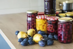 Вкус и польза. Как и какие фрукты заготовить на зиму, пока они дешевые