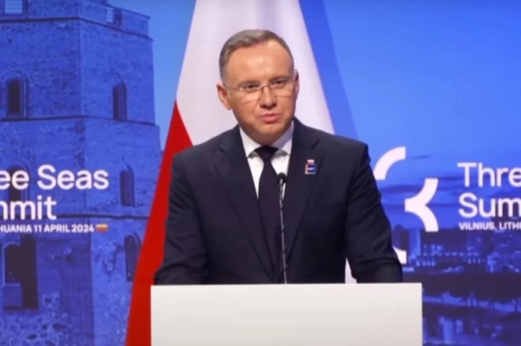 Дуда-заявил,-что-Зеленский-никогда-не-слышал-о-Волынской-резне