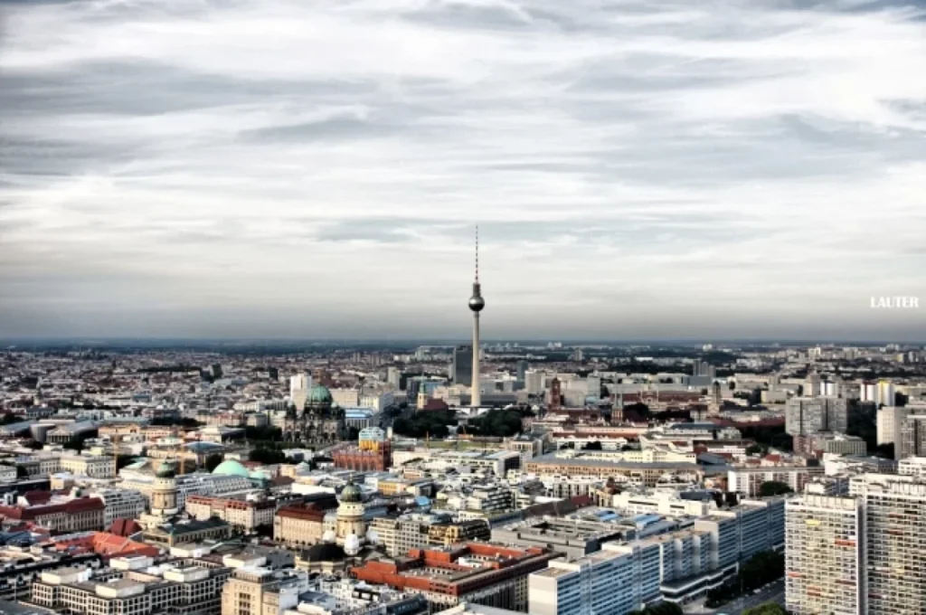 Bild: жители Германии выступают за отмену пособий для украинских беженцев